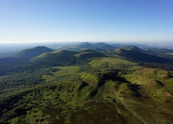 Вулканическая цепь Пюи
